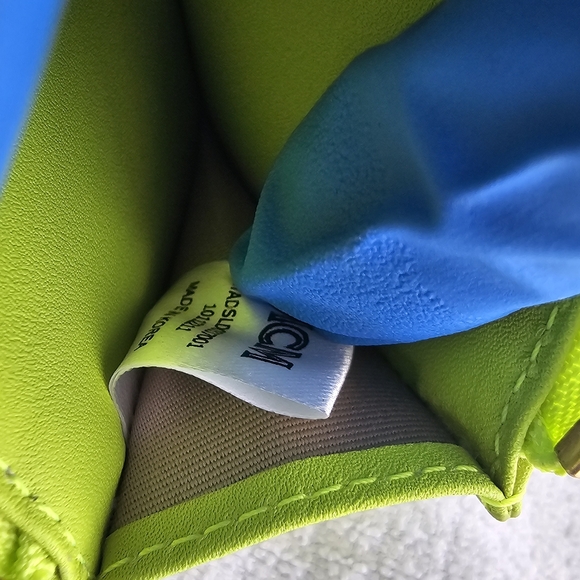 NIB MCM CARD CASE - Picture 7 of 7